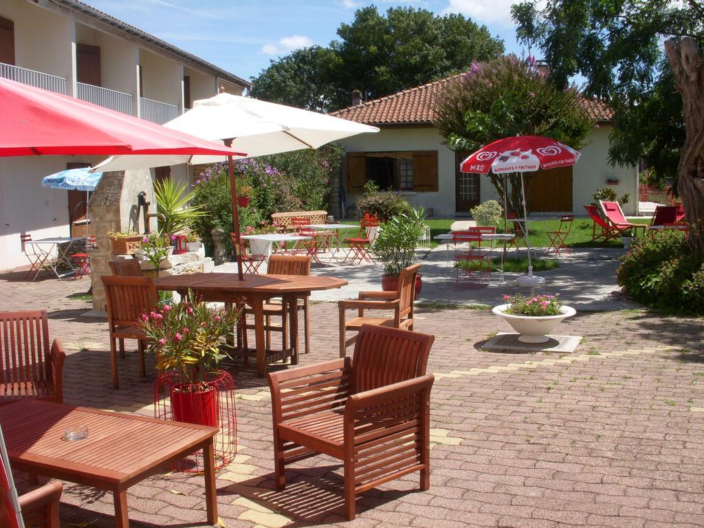 Hotel Les Vieux Acacias Queyrac Екстериор снимка